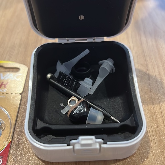 Hearbloom Hearing Aids and Batteries - Picture 6 of 10